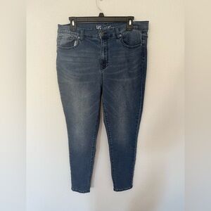 DG2 Classic Dark Wash Blue Women's Plus Size Jeans Size 14